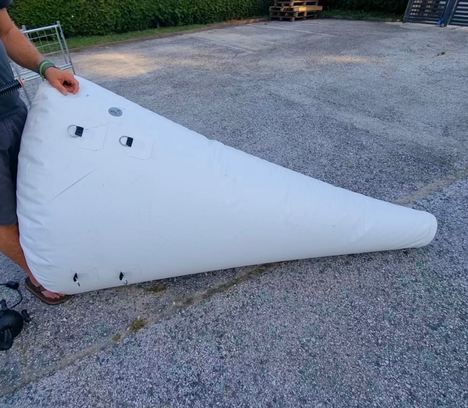 Inflatable marker (cone)